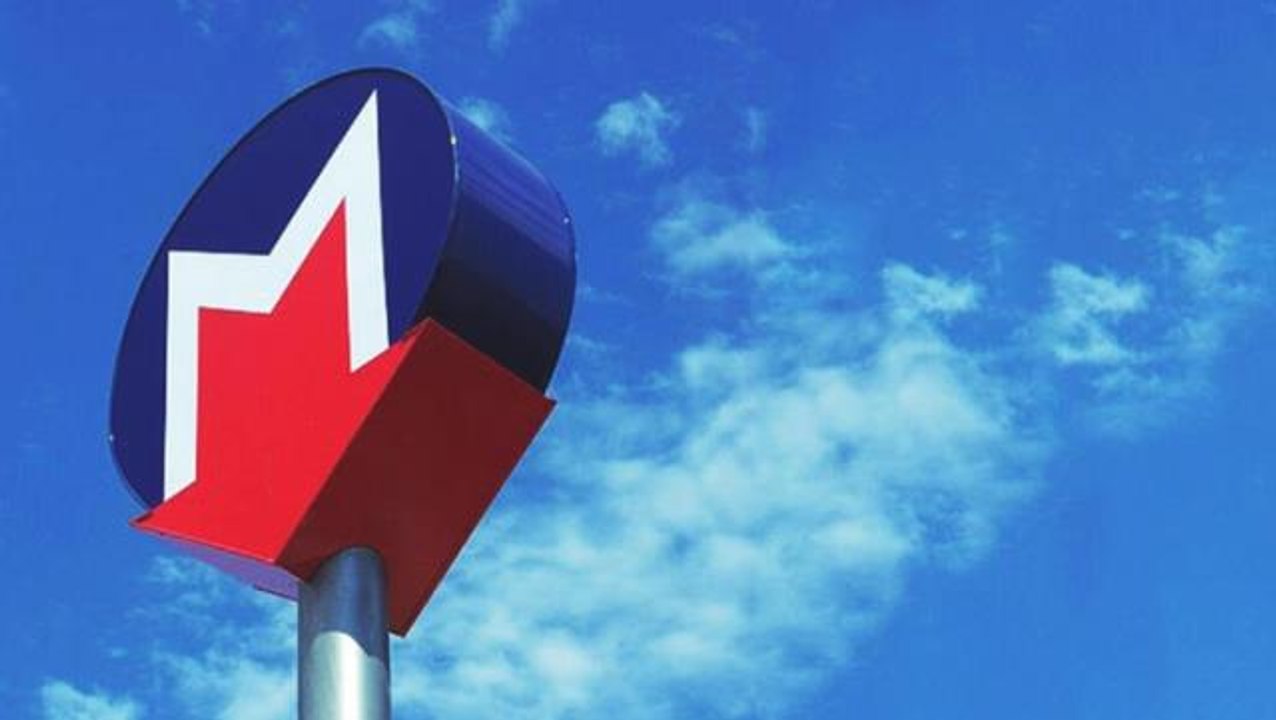 İstanbul'da metronun simgesi değişti, sosyal medya ikiye bölündü