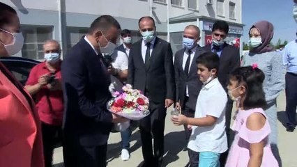 Öğrenciler ders başı yaptı