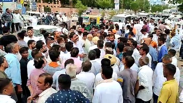 लूणी प्रधान चुनाव में पूर्व विधायक मलखान पुत्र विधायक महेन्द्र के साथ आए नजर