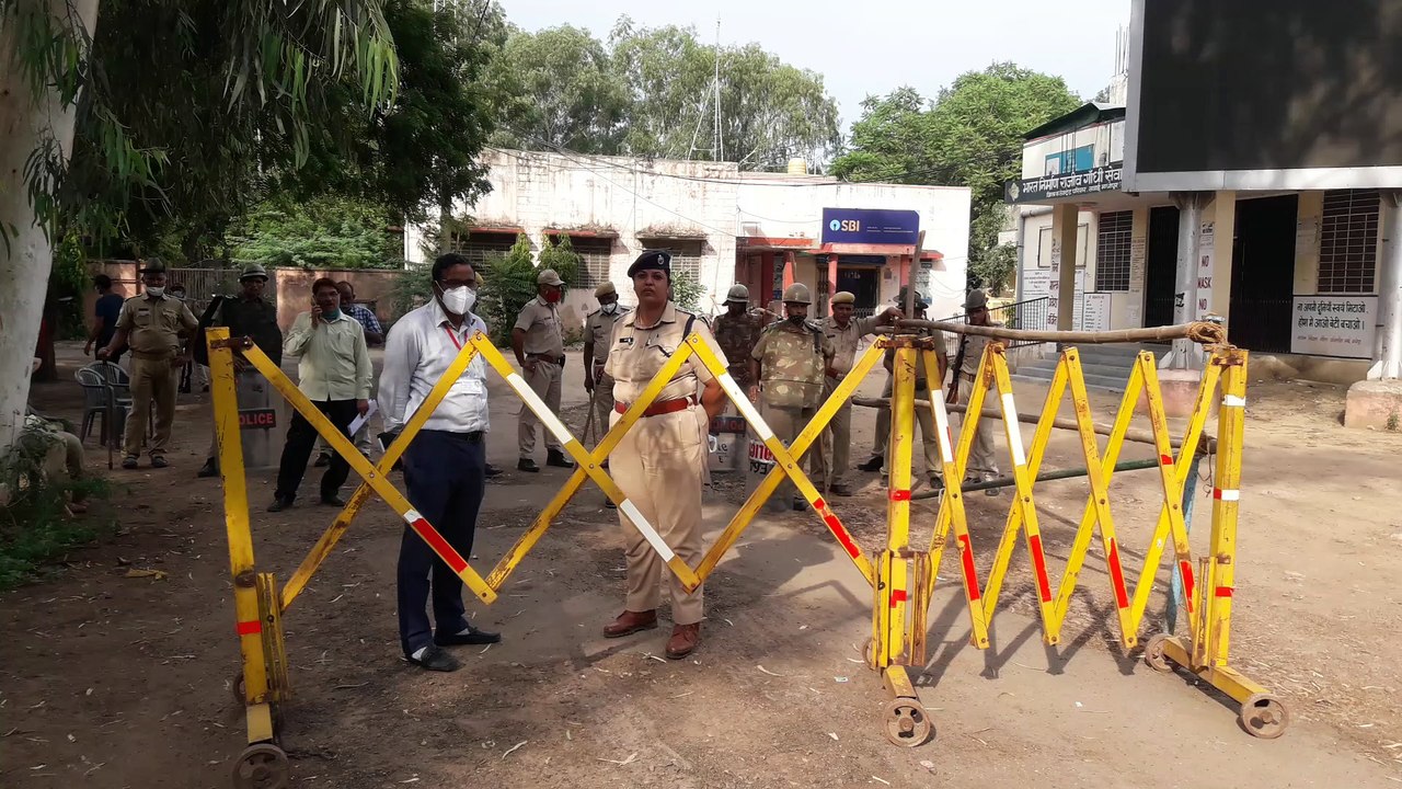 चुनाव को लेकर चप्पे-चप्पे पर तैनात रहा पुलिस जाप्ता