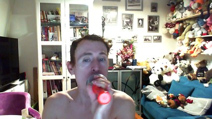 Wiwi égratigne "i still smoked"