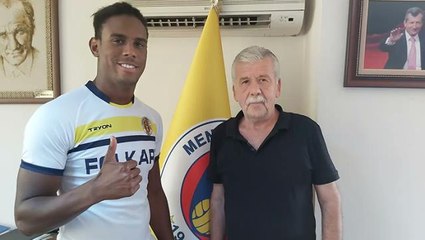 Mario Balotelli, kardeşine Türkiye'den kulüp buldu! Enock Barwuah, Menemenspor'la anlaşma imzaladı