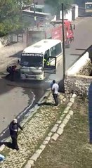 PARK HALİNDEYKEN ALEV ALAN MİNİBÜS KULLANILAMAZ HALE GELDİ