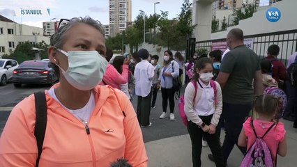 Okulun İlk Gününde Mutluluk ve Endişe Bir Arada