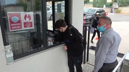 Kodlayan öğrencileri robotlar karşıladı