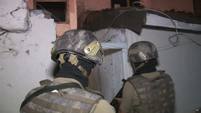 İstanbul'da uyuşturucu tacirlerine yönelik eş zamanlı operasyon