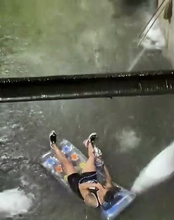 Fumer une chicha en pleine inondation à New York