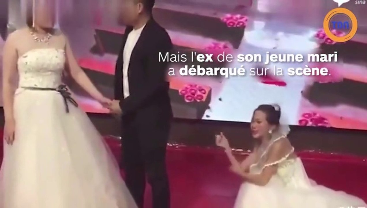 L'ex du marié débarque en robe de mariée le jour du mariage et fait une scène pas possible pour le récupérer