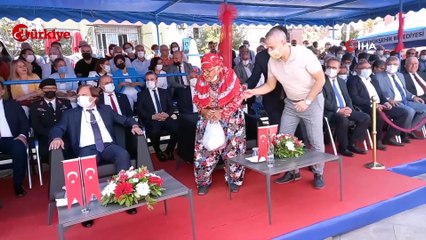 Protokolde Ayşe Teyze Krizi | Türkiye Gazetesi