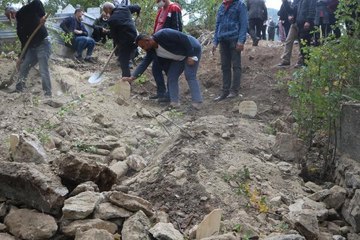 Son dakika haberleri... 3 ÇOCUKLU AİLENİN 'EV' SEVİNCİ, TREN KAZASIYLA YARIM KALDI