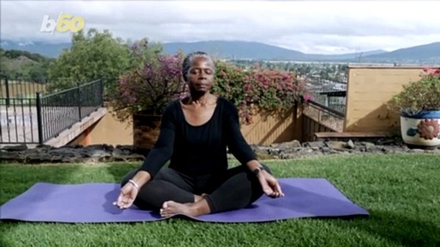 Take a Look at These Simple Stretches That Can Dramatically Reduce Back Pain Throughout Your Day