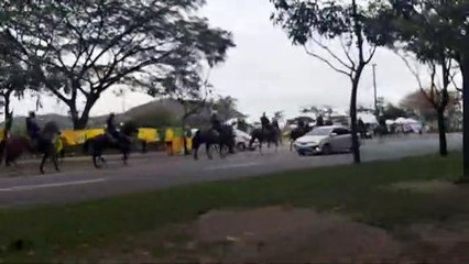Apoiadores de Bolsonaro ocupam a Praça do Papa em Vitória