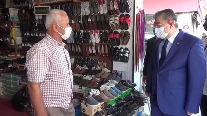 Vali Yılmaz esnafı ziyaret edip "Aşıları olduk mu" diye sordu