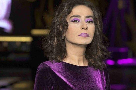 Aşı karşıtı Yıldız Tilbe, geri adım atarak ilk doz koronavirüs aşısı yaptırdı