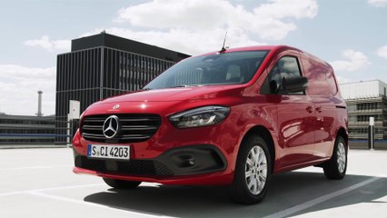 The new Mercedes-Benz CITAN Panel Van Design in Red