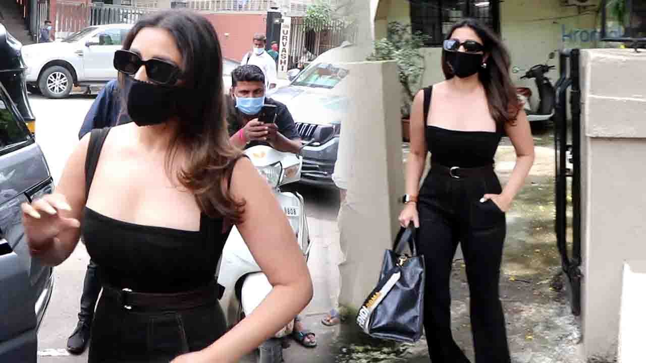 Bollywood actress Parineeti Chopra Spotted at Kromakay Salon In Juhu | FilmiBeat