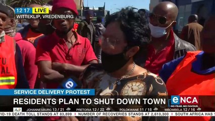 Saldanha Bay residents protest over service delivery
