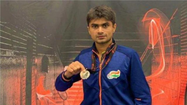 IAS Suhas shares his life journey with AajTak