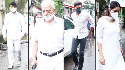 Celebs Arrive At Akshay Kumar's Mother's Funeral