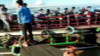 Hindistan’da iki tekne çarpıştı, teknelerden biri alabora oldu