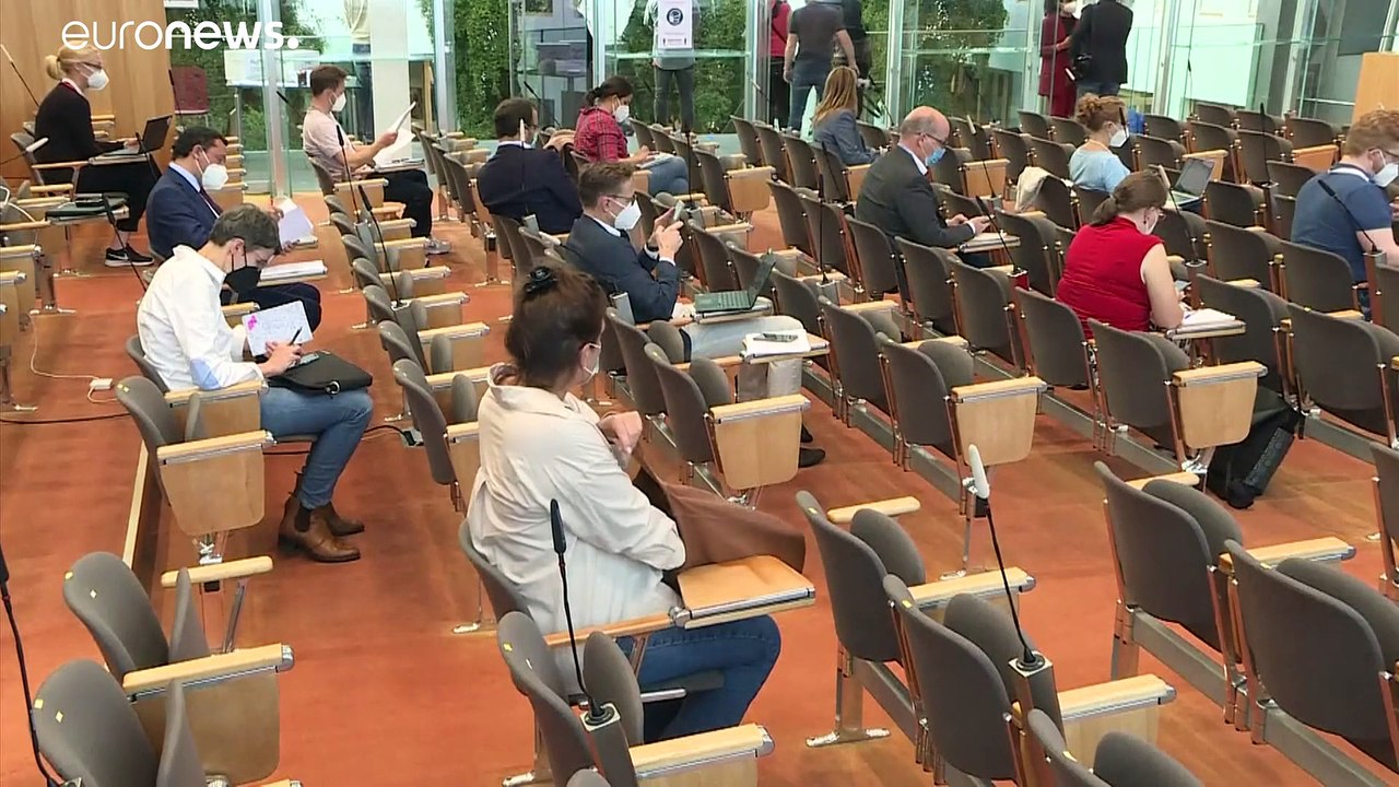 RKI und Spahn warnen vor 'fulminantem Verlauf' der 4. Corona-Welle