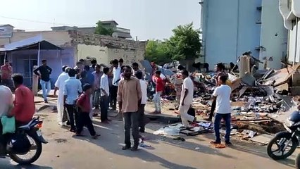 आपसी विवाद भाईयों में सगे भाई की दुकानें तोड़ी