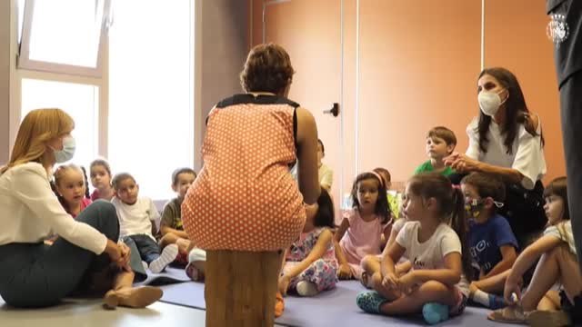 La Reina inaugura oficialmente el curso escolar en Zuera