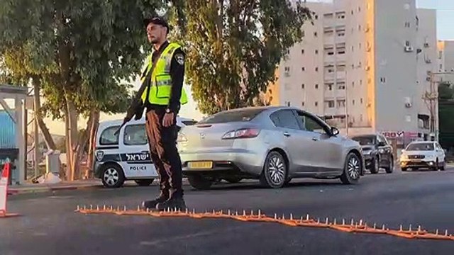 إسرائيل تنصب حواجز أمنية مع تواصل عمليات البحث عن المعتقلين الفارين