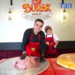 Avec ses brochettes géantes, il est devenu le tiktokeur le plus riche