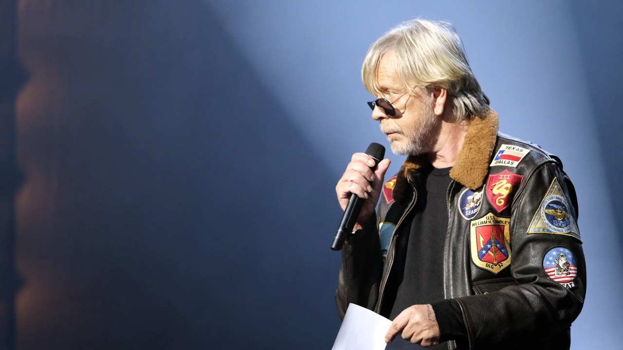 Renaud enregistre un nouvel album de reprises de chansons françaises prévu pour février 2022