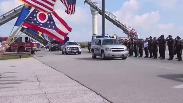 Los restos de dos militares muertos en el atentado de Kabul ya están en casa