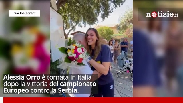 Alessia Orro torna a casa con la medaglia d’oro: il commovente abbraccio coi nonni