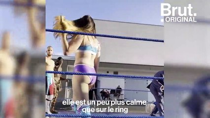 En immersion en plein match de catch avec Pauline, jeune catcheuse