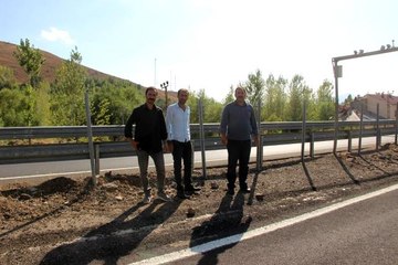 Kaldırılan kavşak ile girişi kapatılan mahalle sakinlerinden tepki