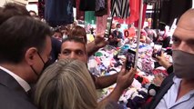 Bagno di folla per Conte a Milano, paragonato a Salvini ma anche a Berlinguer: la sua reazione