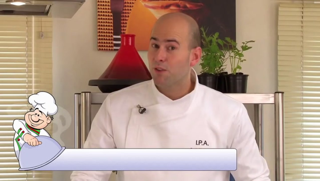 Gelatina ao creme com morangos - Tudo Gostoso