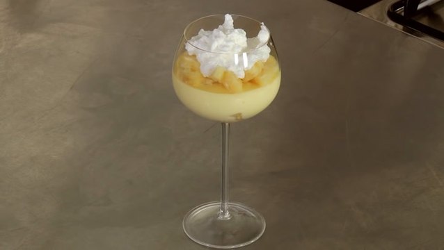 Abacaxi com creme de leite condensado - Tudo Gostoso