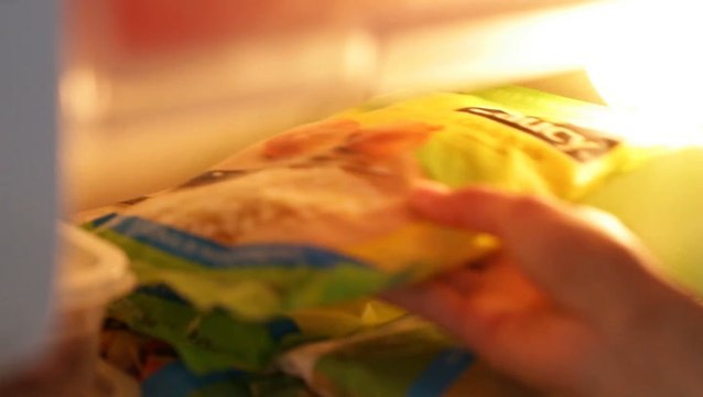 Farofa caribenha com espetinho de carne — Receitas TudoGostoso