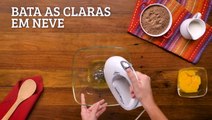 Bolo de chocolate molhadinho — Receitas TudoGostoso