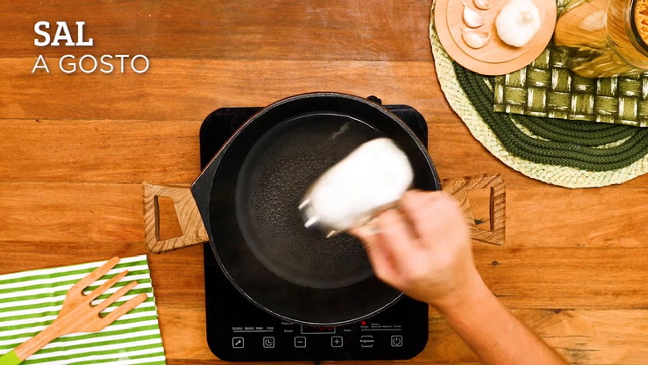 Macarrão ao alho e óleo - Receitas TudoGostoso