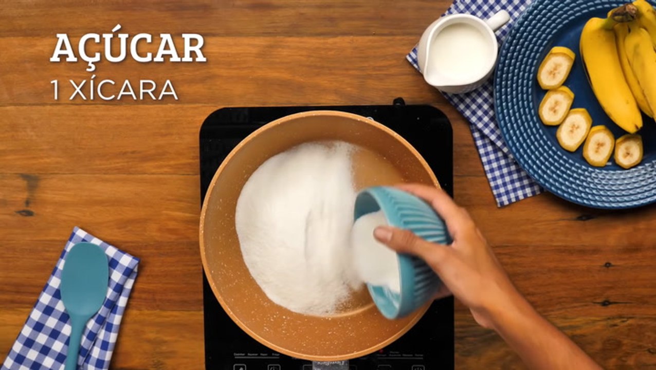 Bolo de banana caramelizado — Receitas TudoGostoso