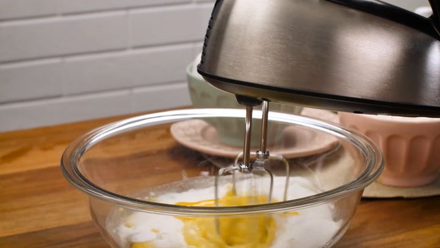 Bolo mousse de nutella — Receitas TudoGostoso