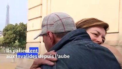 Hommage à Belmondo: des fans aux Invalides depuis l'aube