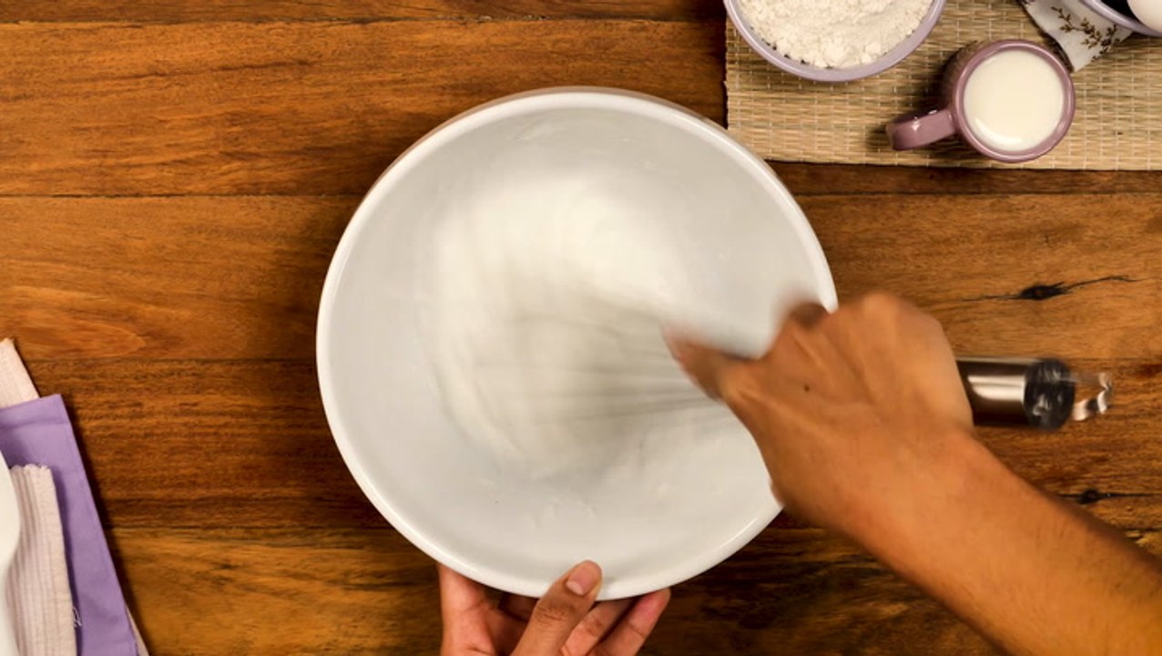Bolinho recheado de chocolate — Receitas TudoGostoso