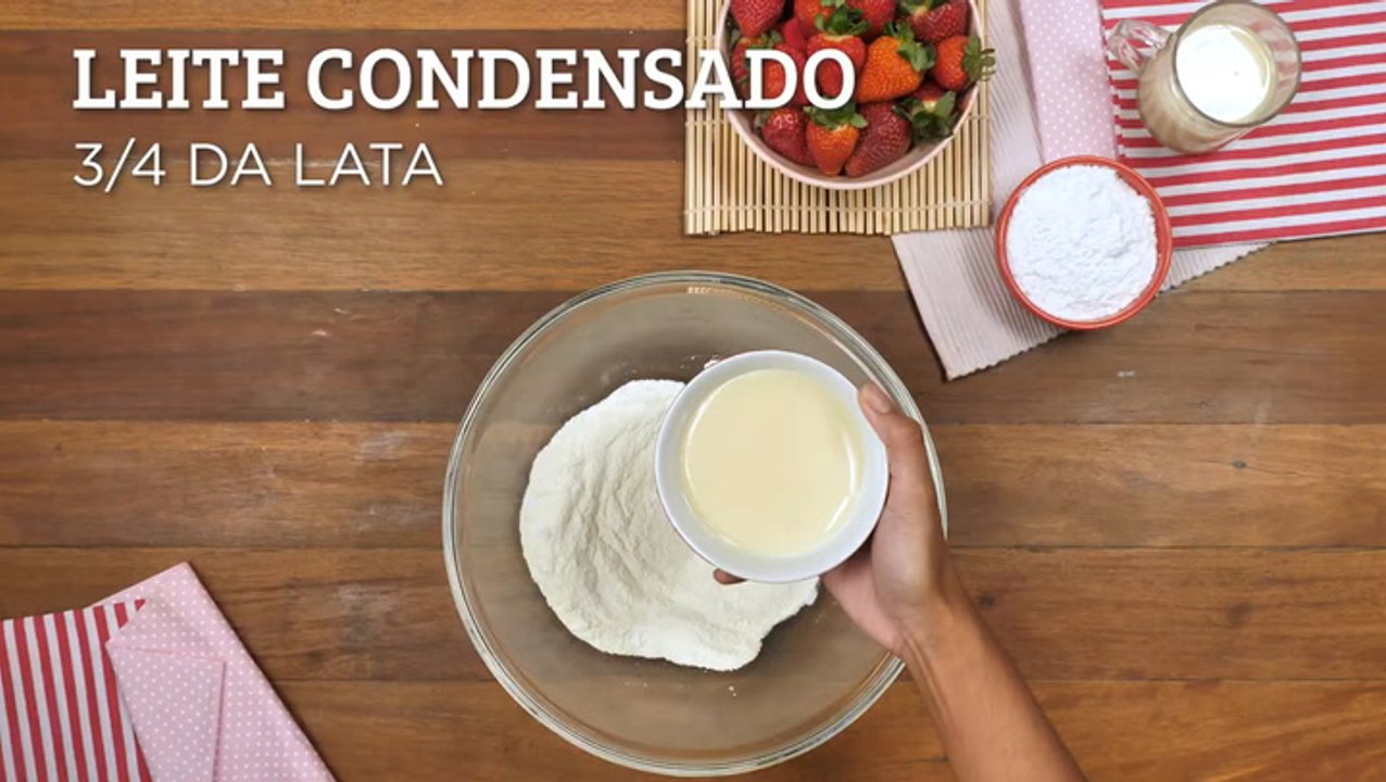 Rocambole De Leite Ninho Com Morango — Receitas Tudogostoso