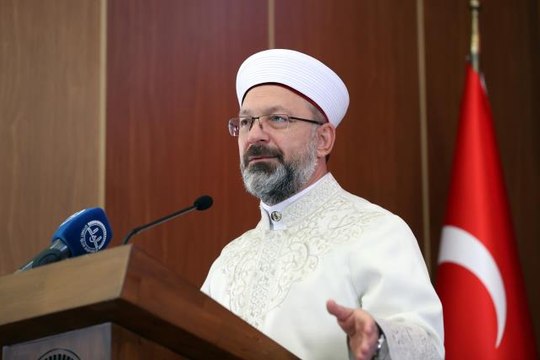 Diyanet İşleri Başkanı Erbaş: İslam'ın hakikatleri ile gençliğin heyecanının buluşması, dünyayı değiştirecektir