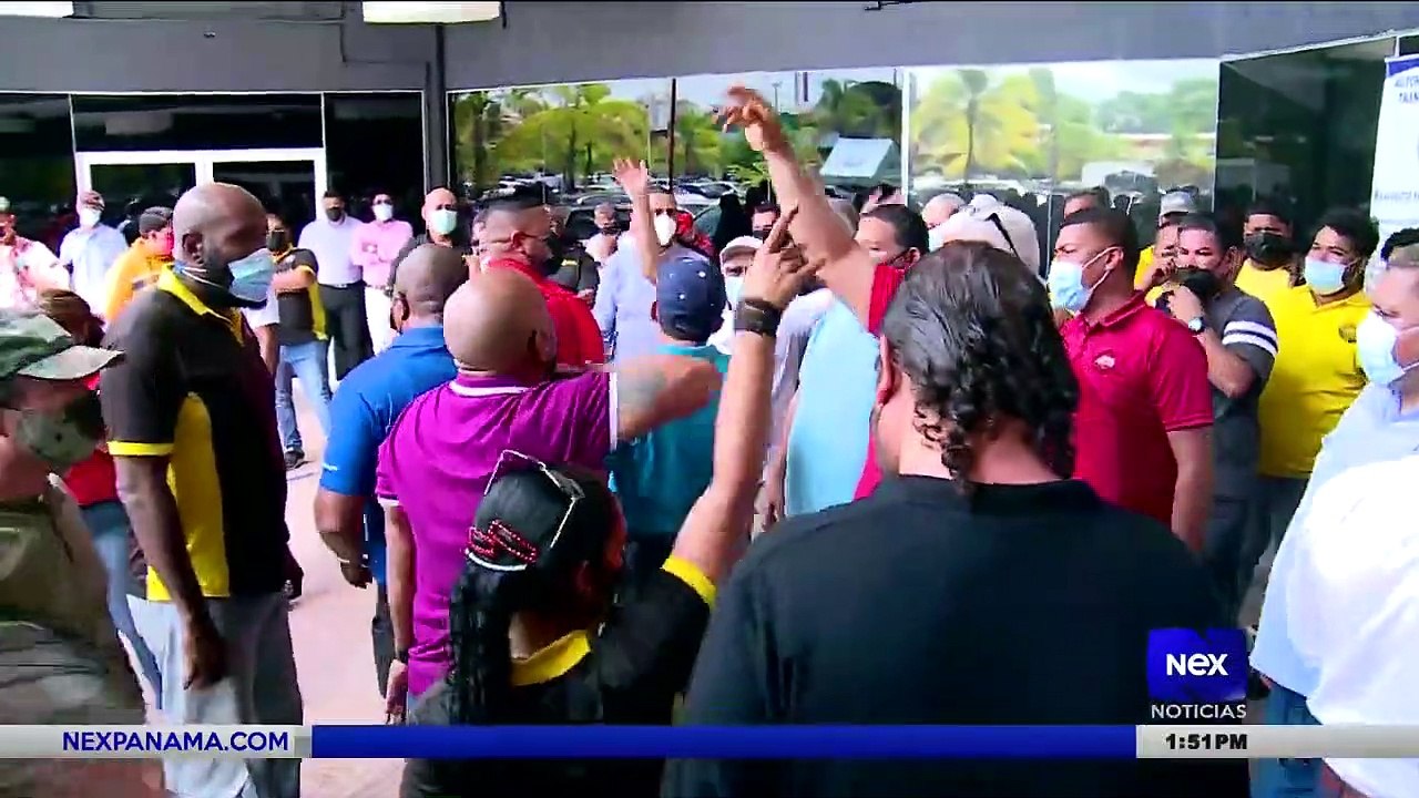 División entre taxista con la medida del par y non se manifestaron en la sede de la  ATTT - Nex Noticias