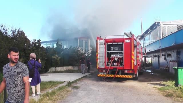 Restoran yanarak kullanılamaz hale geldi