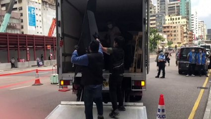 Гонконг: полиция вывезла экспонаты