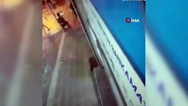 Kredi talebine olumsuz yanıt aldığı için ATM ekranlarını kırmış